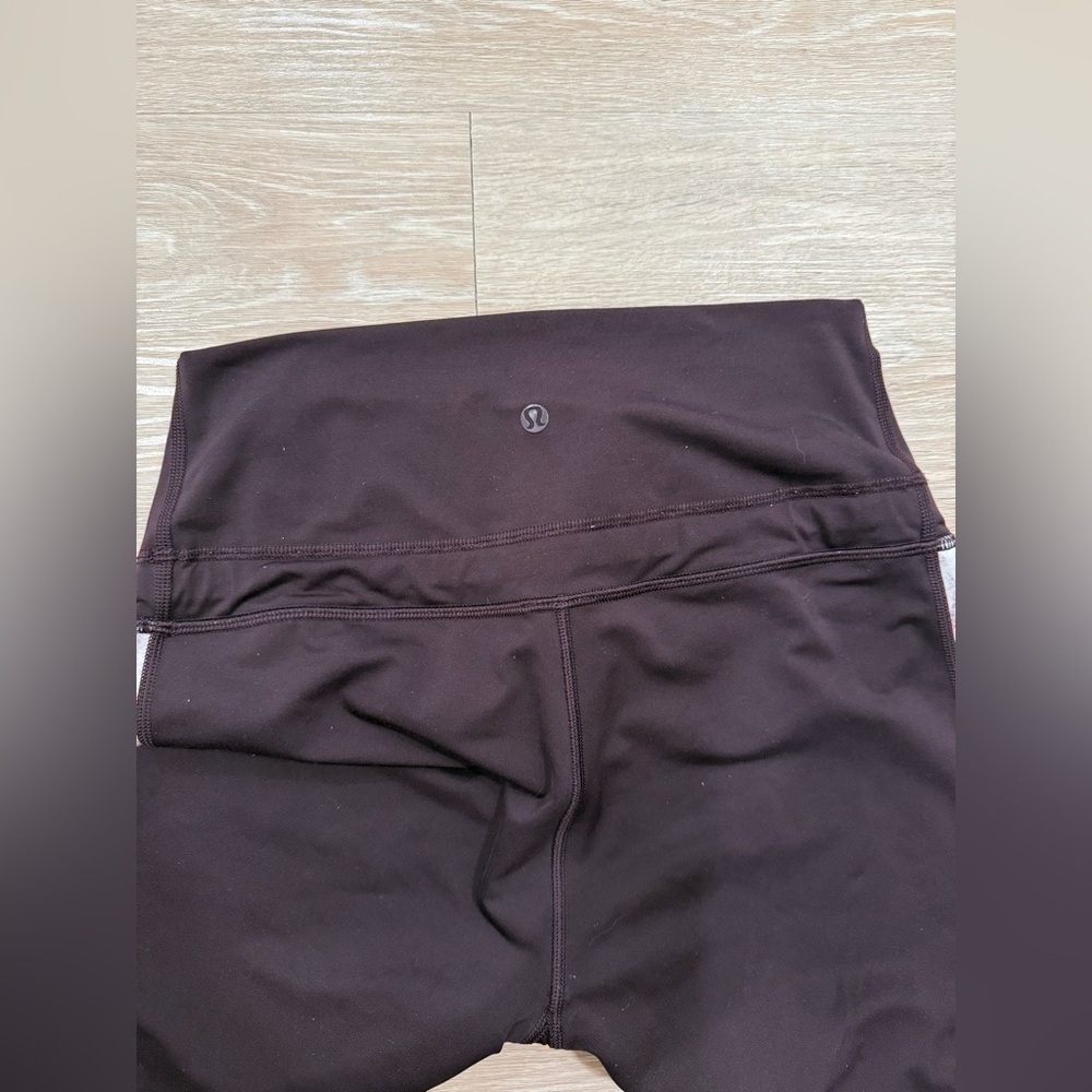 Lululemon Retreat 7/8 Pant Black Cherry / Sugar Crush Multi - Picture 8 of 8